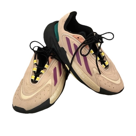 Adidas GZ9182. Sneakers Shoe Ozelia W Women’s Size 6 Athletic Running Peach Pink - Picture 1 of 10